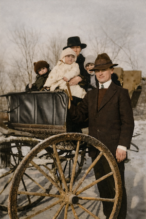 Becky and Louis Dumes, Hyman, Willie, and Jeannette behind Louis, before they owned a car.<br><br><br><br>